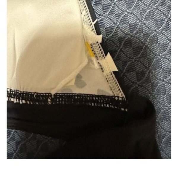 Black and white bikini top, medium - Picture 3 of 3